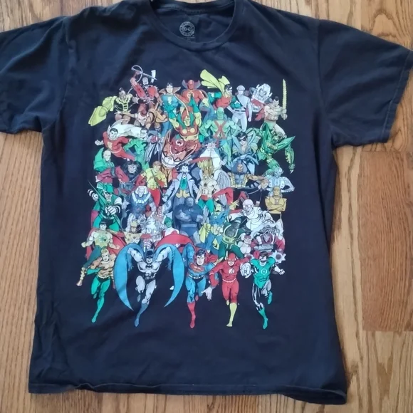 DC comics tee - Picture 2 of 3